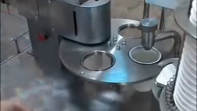 ФАСОВОЧНО-УКУПОРОЧНАЯ УСТАНОВКА ДЛЯ РОЗЛИВА И ЗАПАЙКИ СТАКАНЧИКОВ. смотреть онлайн