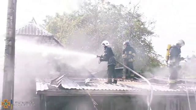 Под Одессой горел частный дом смотреть онлайн