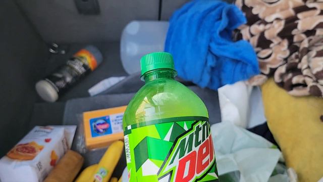 Америка умирает от голода? Бесплатная еда. Бери не хочу.