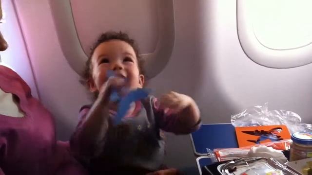 Лиза летит на самолете - декабрь 2011 смотреть онлайн