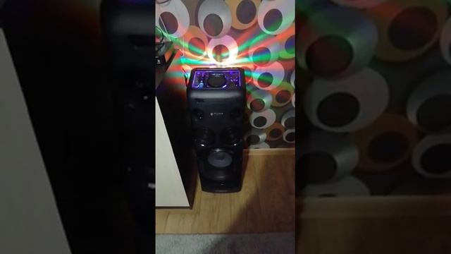 Музыкальная колонка от SONY смотреть онлайн