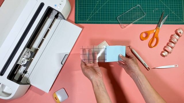 Craftey + Bossy Brushstrokes: Create a DIY Phone Case using Adhesive Vinyl смотреть онлайн