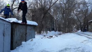 Друг делает заднее сальто!!!(в снег)