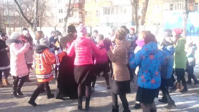 Флешмоб. День рождения у батюшки. смотреть онлайн