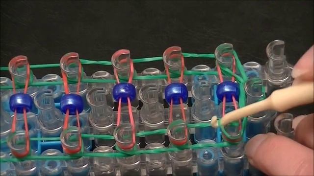 Браслет из резинок Rainbow loom своими руками - Стиль "Лестница с бусинами" смотреть онлайн