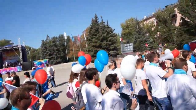 Праздничное шествие коллективов предприятий и организаций города Каменск-Шахтинский смотреть онлайн
