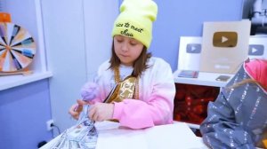 Богатые школьники поменялись телами! Кто всё исправит? - Мы семья школа