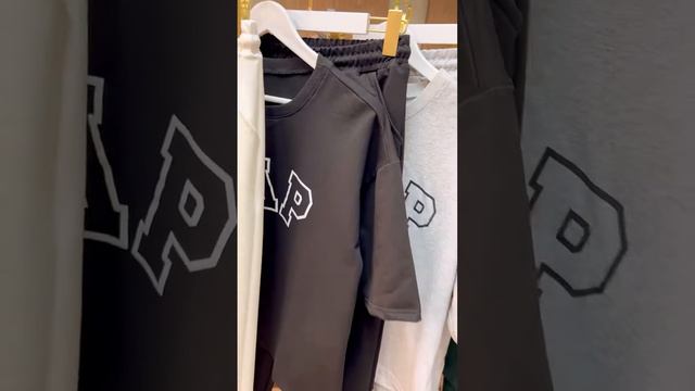 Женский спортивный костюм GAP смотреть онлайн