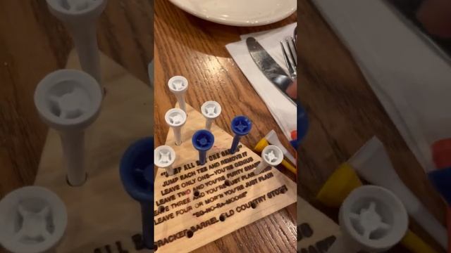 Jump All but One Peg game at Cracker Barrel Country Store - I’m a Genius with 1 peg left смотреть онлайн