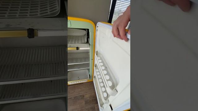 Ретро холодильник ОРСК смотреть онлайн