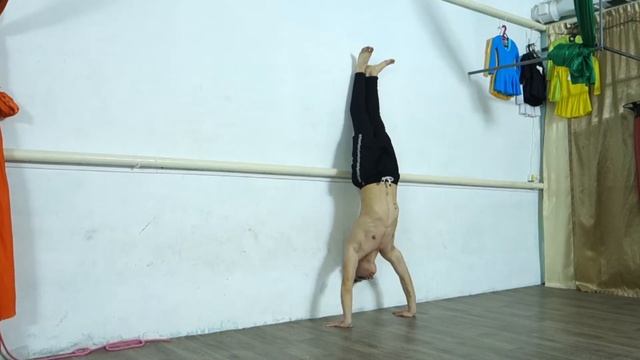 ПРОКАЧКА ПЛЕЧ В ДОМАШНИХ УСЛОВИЯХ БЕЗ ЖЕЛЕЗА смотреть онлайн