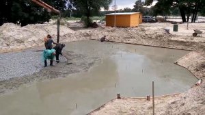 Заливаем подбетонку