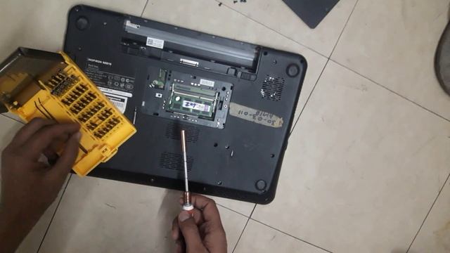 How to Hard Drive Replacement DELL INSPIRON N5010 Disassemble Dell INSPIRON N5010 @TechlogicTariq смотреть онлайн
