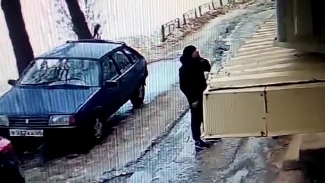 Великолукская полиция устанавливает личность мужчины смотреть онлайн