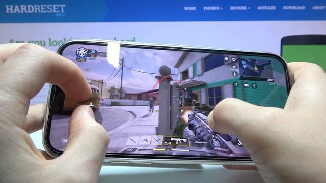 Тест производительности iPhone 13 Pro Max в стрелялке Call Of Duty на ультрах смотреть онлайн