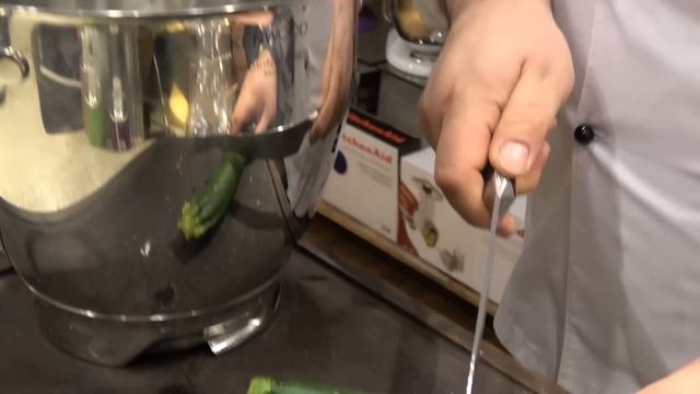 Kenwood Schnitzelwerk AT340 смотреть онлайн