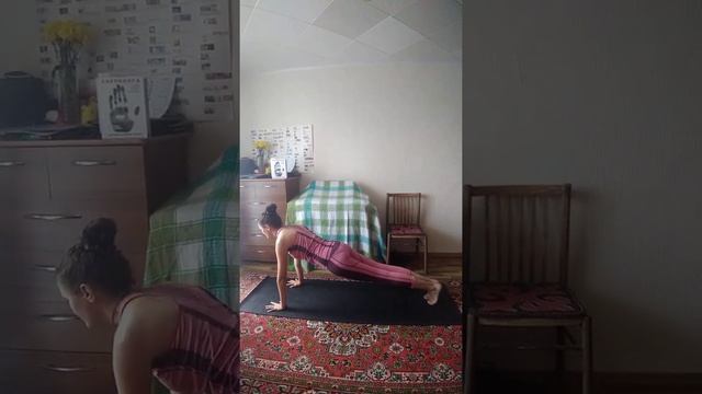 Сурья Намаскар с объяснением. #здороваяспина #разогревтела #зарядэнергией смотреть онлайн