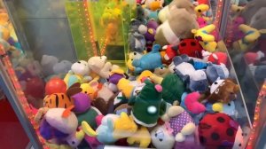 ОЧЕРЕДНОЙ КИДНЯК В ХВАТАЙКЕ / ОЧЕНЬ МНОГО АППАРАТОВ С ИГРУШКАМИ / КРАН-МАШИНЫ С ПРИЗАМИ