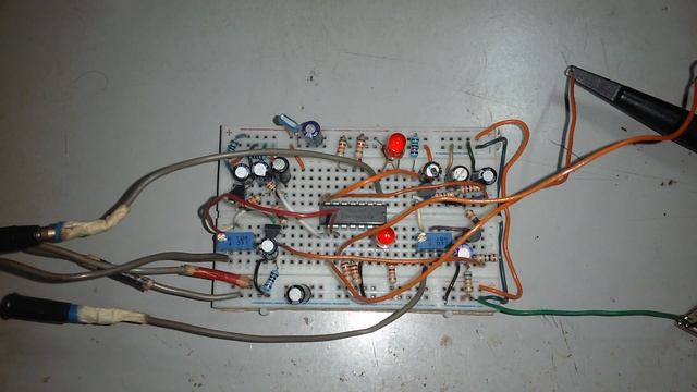 Chaotic oscillators, comparators, ADSR, VCF and VCOs смотреть онлайн