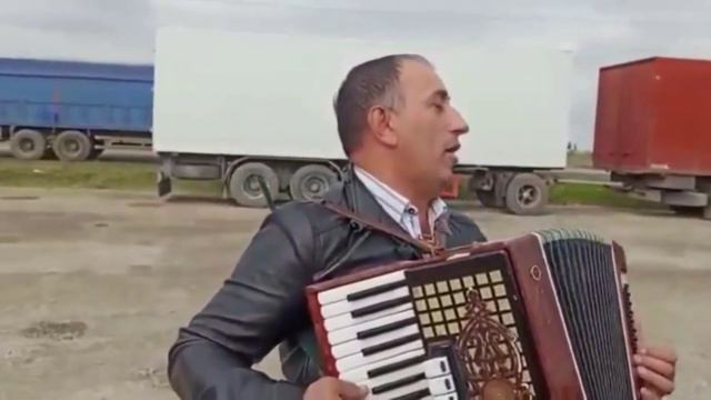 Даргинская песня под гармошку. Живое исполнение. Ирбин Шахбанов. Лучший профи в своем деле. смотреть онлайн