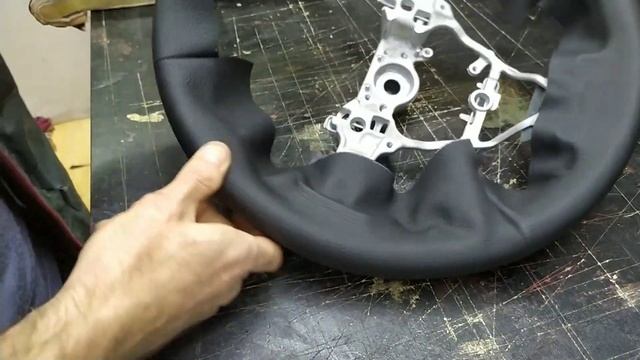 Перетяжка руля автомобиля Toyota Rav4 (Toyota Rav4 Steering Wheel cover) смотреть онлайн