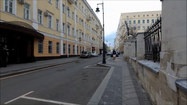 Москва. Прогулка по Армянскому переулку (25.04.2022) смотреть онлайн