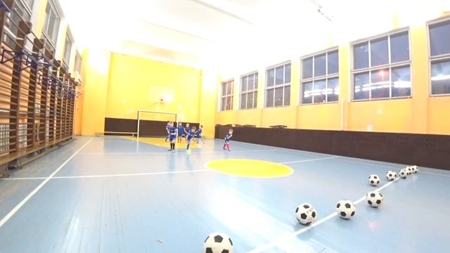 Игра: "Кто быстрей забьёт с разбега - на последнего" = младшие (МЕРЯЕМСЯ РАЗМЕРОМ МОТОНЕЙРОНОВ : ) смотреть онлайн