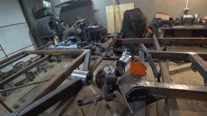 Строю вездеход Каракат. Сборка поворотного механизма.