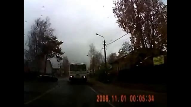 Ford влетел в автобус, Сыктывкр 2014 смотреть онлайн