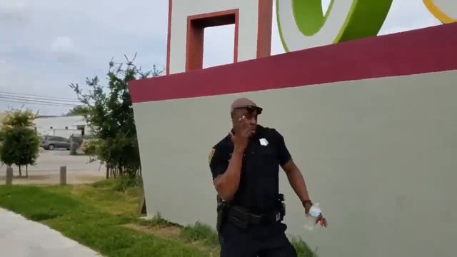 ?These Police Officers KILL the GIT UP Dance Challenge! #GitUpChallenge смотреть онлайн