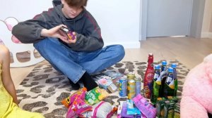 БРАТЬЯ ЗАБЫЛИ ПРО ПРАЗДНИК ДЕВОЧЕК. СОФУНЬЯ ШАЛУНЬЯ