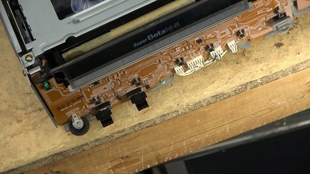 Sony SLFH400 Betamax has a ghost in the machine. смотреть онлайн
