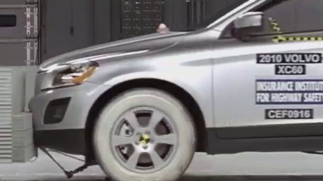 2010 Volvo XC60 moderate overlap IIHS crash test смотреть онлайн
