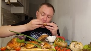 МУКБАНГ. ОБЖОР. КАРТОШКА ФАРШИРОВАННАЯ ГРИБАМИ И СЫРОМ, КУРОЧКА ЗАПЕЧЁННАЯ, ОВОЩИ, АСМР. MUKBANG.