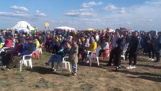 ЗахвАтывает дух от калмыцкого танца! смотреть онлайн