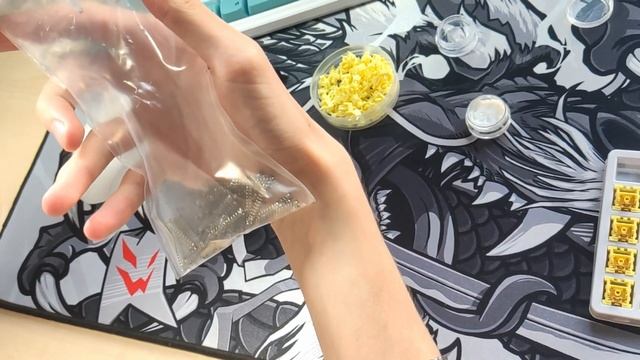 СДЕЛАЙ СВОЮ КЛАВИАТУРУ В 2 РАЗА ТИШЕ - как смазать свитчи на механической клавиатуре смотреть онлайн