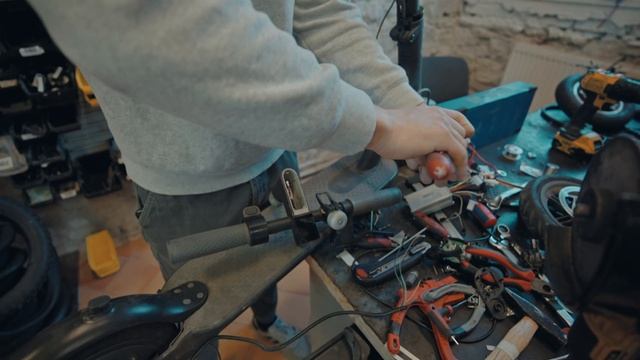 Building a BEAST Xiaomi 3000w Dual Motor 60v Scooter смотреть онлайн