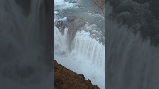Водопад Гюдльфосс в Исландии смотреть онлайн