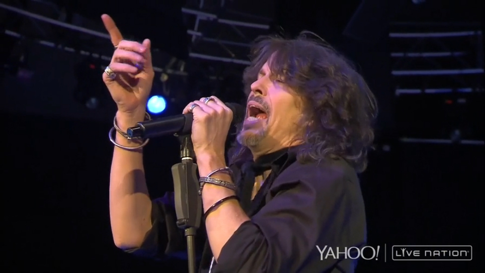 Foreigner - "Cold as Ice" (Live 2015) смотреть онлайн