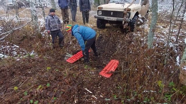 Едем в Пищалье по азимуту. Больше суток в торфянниках. смотреть онлайн