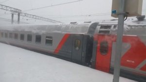 эп20 с поездом Липецк-Москва отправляется с Казанского вагзала