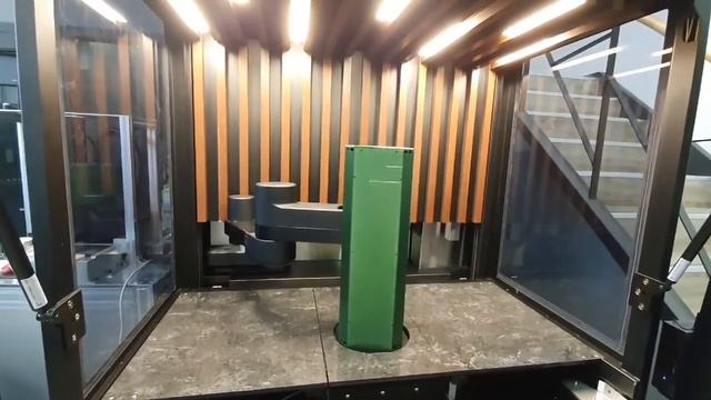 SQUAREMINT - COFFEE ROBOT (ROBOT COFFEE BOOTH) смотреть онлайн