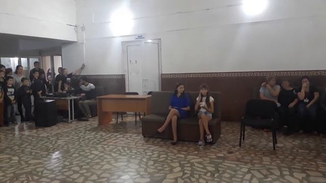 3 сценки. Прорекламировать " кресло","губная помада и пудра" и "красовки" смотреть онлайн