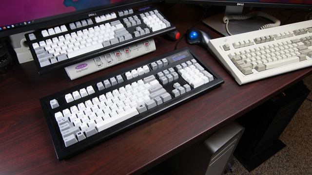 Unicomp New Model M смотреть онлайн