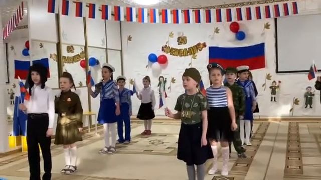 Поздравление пап с 23 февраля 2021г. детский сад "Колокольчик" 13 группа смотреть онлайн