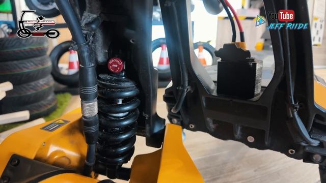 Trottinette électrique puissante et étanche à 100% Inmotion RS Custom de Guillaume. смотреть онлайн