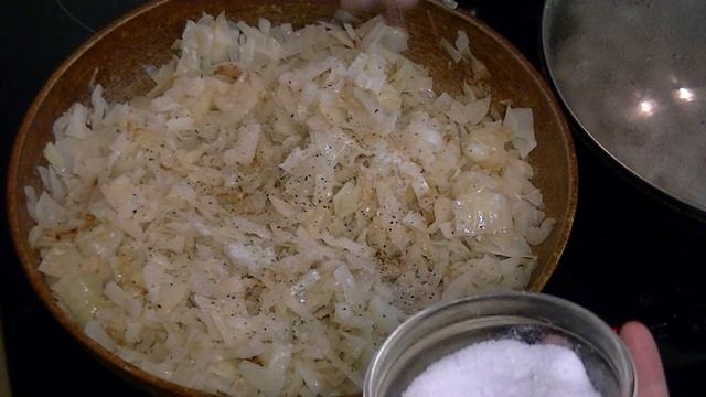 Картофельные пирожки с капустой и мясом смотреть онлайн