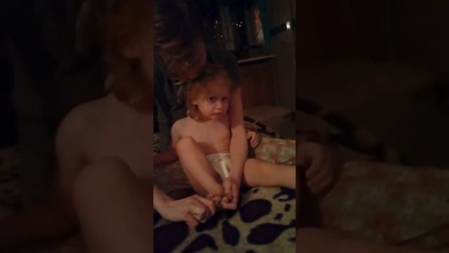 Лучший способ подстричь ребенку ногти))) ох ух эти японцы...