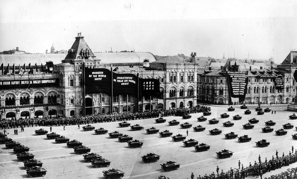 1 мая 1936 года. Военный парад и демонстрация в Москве. смотреть онлайн