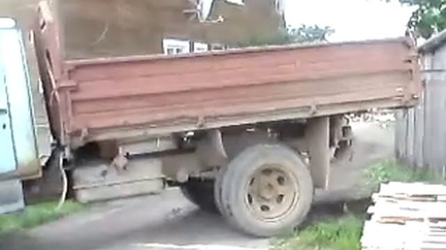 За рулём ГАЗ. Спец знает как работать! смотреть онлайн